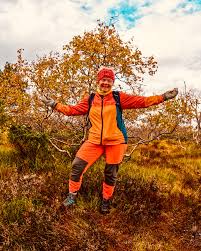 Under høstjakten er det viktig å kle seg i fargerike klær, slik at du synes  og ikke går i et med landskapet…… . . . #høst #fargerik #høstferie #fjell  #turjente