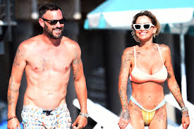 Tina louise (born tina blacker; Brian Austin Green And Model Tina Louise Reunite For Beach Date