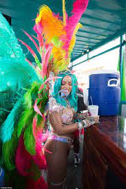 While in search of his precious friend, a young boy named nai falls captive to a beautiful woman. Rihanna Tragt Einen Aufschlussreichen Juwelenbikini Fur Das Barbados Festival Spielekinderga In 2020 Karneval Kostum Damen Kostume Damen Diy Karneval