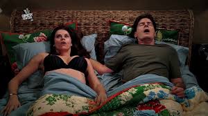 Jennifer Taylor desnuda en Dos hombres y medio < ANCENSORED