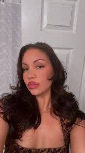 Hi! Im Destiny. I'm 31 & live in Midtown. I love coffee meet ups, Pilates,  runs, dinner & drinks, and reading. I have a cat named Luna, I'm a Libra,  and for