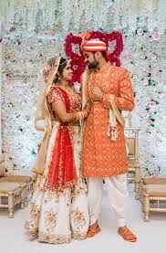 I have extensive experience photographing indian weddings and south asian weddings of all kinds, including south indian, gujarati, sikh, bengali, jain, punjabi hindu, up, fijian, sindhi, muslim, ismaili and sri lankan. Indian Wedding Photography 1 18 Dars Photography