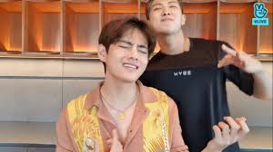 Update account for the one who is born to love and be loved, kim taehyung ♡. Bts V Rm Singing End Of The Road By Boyz Ii Men Bts Vlive 2021 Youtube