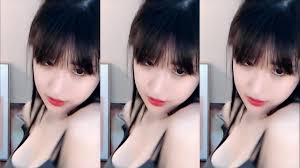 Em gái nhảy khiêu gợi trên live khiêu dâm