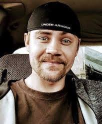 Amber Edge's Instagram, Twitter & Facebook