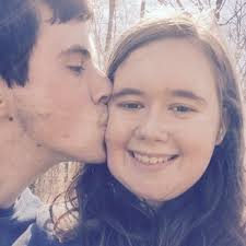 Becky Ray (@beckyr98)