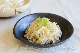 Banchan (반찬 飯饌) is a name for all the small side dishes that are typically served with rice in a korean meal. 15 Korean Vegetable Side Dishes Banchan Kimchimari
