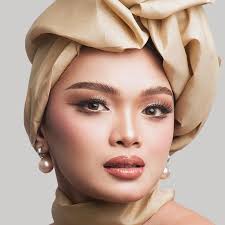 Hair and Make Up by Kevin "Pillar" Andrada