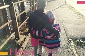 Bei konkreten hinweisen auf eine krise gehen mitarbeiter des jugendamtes also in die familie und entscheiden, ob das kind in obhut genommen werden muss. Beratung Fur Familien Was Macht Eigentlich Das Jugendamt Eltern De