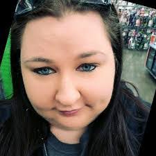 Linda Tomaszewski's Instagram, Twitter & Facebook