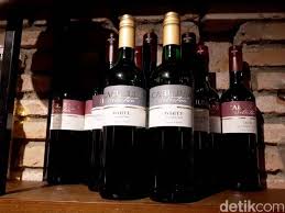 Cuka anggur putih rasanya cukup tajam, sementara cuka anggur merah seperti punya rasa raspberry alami. Wine Hingga Champagne Berlabel Halal Ini Untuk Konsumen Muslim