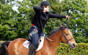 Club de tir à l'arc à cheval situé dans le nord (59). En Images Une Manche Du Championnat Regional De Tir A L Arc A Cheval A La