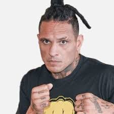 Elvin Leon's Instagram, Twitter & Facebook