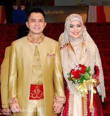 Oshicis #marhabanyaramadhan sahabat yang mau melihat ceramah umma oki setiana dewi bisa di. Paling Keren Baju Nikah Oki Setiana Dewi Lamaz Morradean