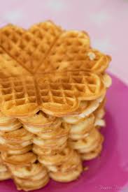 Hier Kommt Mein Ultimativer Geheimer Trick Fur Knusprige Waffeln Die Lange Frisch Bleiben Rezept Fur Waffeln Rezept Einfach Knusprige Waffeln Waffeln Rezept