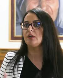 ‘’Kërkojmë reflektim nga LVV që të procedojë me rendin e aprovuar në  kryesinë e Kuvendit për konstituim, e cila dallon për nga forma dhe seancat  e tjera. Po cenohet rendi kushtetues i Kosovës, ...