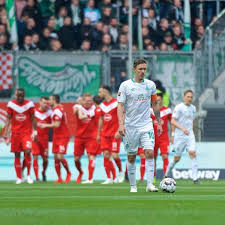 Das duell zwischen bayern und dortmund war lange zeit ein spitzenspiel. Werder Bremen Gegen Fortuna Dusseldorf Spielbericht 31 Spieltag Bundesliga Saison 2018 2019 News