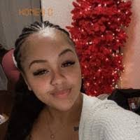 Danielle Delong's Instagram, Twitter & Facebook