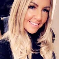 Lisa Ollis's Instagram, Twitter & Facebook