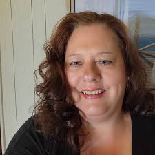 PALLET VEGETABLE GARDEN... Great idea!!  http://www.woohome.com/garden-2/22-ways-for-growing-a-successful-vegetable-garden