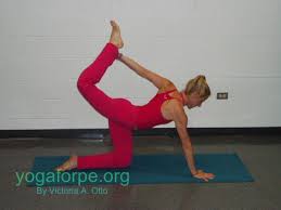 This simple pose powers up your brain and improves focus, coordination and mental stability. Cat Cow Yoga For Pe