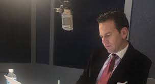 El abuelo del titular de noticias, carlos loret de mola mediz originario de mérida, yucatán, fue gobernador del estado que lo vio nacer, en 1970, pero luego de haber concluido su mandato regresó a sus labores como periodista, siendo la política uno de los temas más recurrentes de sus escritos. Carlos Loret De Mola Denuncia Amenazas De Muerte Economiahoy Mx