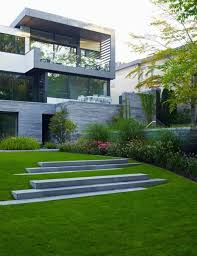 Pin By Centeno On Bahce Yurume Yollari In 2020 Modern Landscaping Modern Garden Modern Garden Design