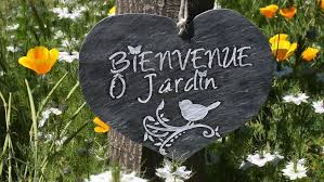 Les Mots Au Jardin Place Aux Ardoises Et Aux Pancartes Avec Images Objet Decoration Jardins Citation Jardin