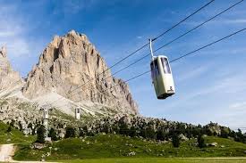 Http Bit Ly 2tbr4hc Die Stehgondel Seilbahn Am Langkofel In Sudtirol The Stationary Gondola Lift At The Langkofel In South Tyrol Gondel Seilbahn Sudtirol