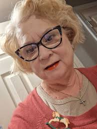 Rising from the ashes!Fatty liver...blood issues...n bad hip.69 and 70 in  February!Going to be Santa's helper today!💝😎💝