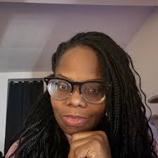 Nearest city to Manhattan from Roger's Park?