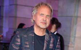 Director helmut dietl dies aged 70 31 march 2015. Uwe Ochsenknecht Wurde Nur Mit Jan Josef Liefers Ins Dschungelcamp Ziehen