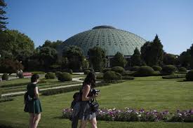 Exterior e interior do edifício e dos jardins. Pavilhao Rosa Mota Vai Conseguir Ficar Totalmente As Escuras Em 2019 Camara Do Porto Publico