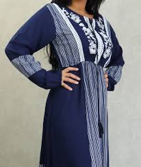 Maybe you would like to learn more about one of these? Robe Coton Manche Maxi Longue A Rayure Et Broderie Florale Pour Femme Couleur Bleu Marine Pret A Porter Et Accessoires