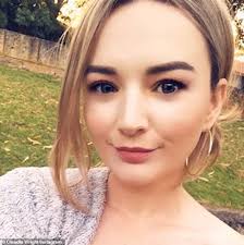 Woman wrongly misdiagnosed by doctors flew to America for surgery after  being told what's wrong