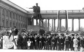 Zespół ma przygotować projekt ustawy formalnie rozpoczynający odbudowę pałacu saskiego, do końca czerwca. Wokol Odbudowy Palacu Saskiego Jak To Zrobic Zeby Bylo Dobrze Wasze Opinie Bryla Branza