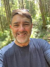 Well, might as well jump in… I'm Jeff. I'm 61, divorced, new to Lakeland,  and ready to date. I guess you could say I'm casually seeking something  serious. I'd love to hear