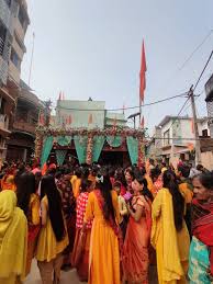 Giridih News: बीबीसी रोड हनुमान मंदिर से निकाली गयी भव्य कलश यात्रा, देखें  झलकियां - City News Giridih