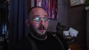 Omaha 'eggplant' house draws lots of looks — and visitors