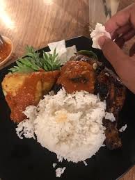 1.324 resep nasi bakar ayam ala rumahan yang mudah dan enak dari komunitas memasak terbesar dunia! All Time Fav Nasi Ayam Bakar Picture Of Rj Ayam Bakar Kopitiam Kuching Tripadvisor