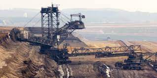 أما بالنسبة للنفط الصخري فإن الجزائر تنتقل إلى المركز الـ7 عالميا مقابل المرتبة الـ11 في التصنيف. Ø«ÙˆØ±Ø© Ø§Ù„Ù†ÙØ· Ø§Ù„ØµØ®Ø±ÙŠ ØªØ¶Ø¹ Ø£Ù…Ø±ÙŠÙƒØ§ ÙÙŠ Ù…Ù‚Ø¯Ù…Ø© Ø§Ù„Ø¯ÙˆÙ„ Ø§Ù„Ù…Ù†ØªØ¬Ø© Ù„Ù„Ù†ÙØ· Ù†ÙˆØ± ØªØ±ÙŠÙ†Ø¯Ø²