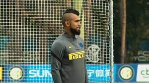 Y el formado en colo. Arturo Vidal Von Inter Mailand Hat Sich Mit Corona Infiziert