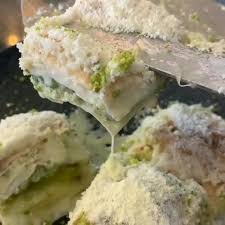 Çıtır çıtır hamuru ve ağızda dağılan lezzet ile tanıştınız mı? Sutlu Fistikli Seyfi Usta Kadayif Baklava Dondurma