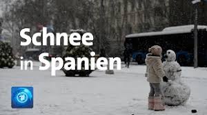 Nach dem schneechaos kommt die kälte. Wintereinbruch In Spanien Auf Skiern Durch Madrid Youtube