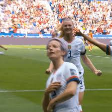 Generation q, où elle interprète son propre rôle 20. Megan Rapinoe Gifs Get The Best Gif On Giphy