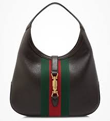 Bagi anda pecinta fashion, gaya berbusana menjadi hal terpenting, termasuk dalam memilih tas yang tepat. Harga Gucci Bag Iucn Water