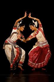 30 Examples Of Beautiful Performing Arts Photography Indian Dance Indian Classical Dance Dance Poses