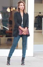 As of 2021, ricky martin's husband is jwan yosef. Dwse Rock Aera Sto Office Look Soy Me Ta Swsta Kommatia Jessica Alba Style Jessica Alba Outfit Jessica Alba Bikini