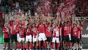 Benfica Goleia Sporting Por 5 0 E Vence A Supertaca Futebol Correio Da Manha
