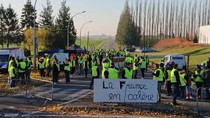 Au fil des semaines, ce barrage est devenu un symbole de leur mobilisation dans le poitou. Les Gilets Jaunes Du Rond Point De Bohain En Vermandois Toujours Prets A Se Mobiliser